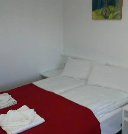 Hostal Cubelles *