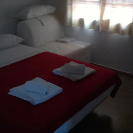 Konukevi Hostal Cubelles