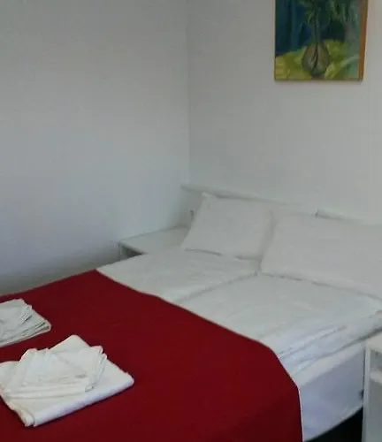 Hostal Cubelles 3*