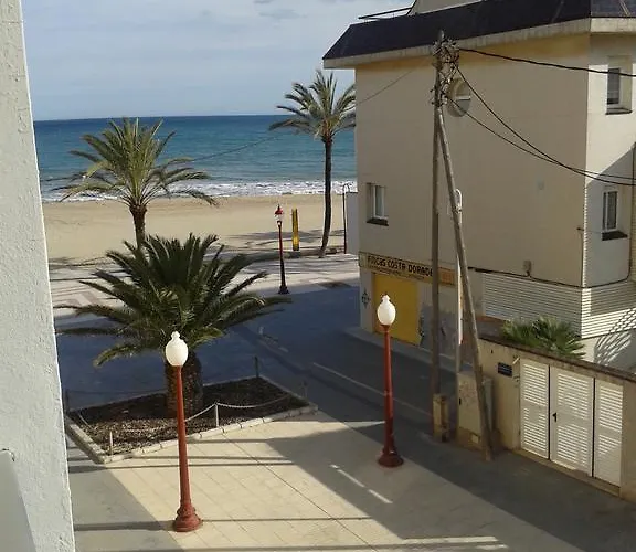 Hostal Cubelles 3* Cubelles