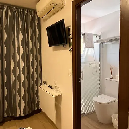 Guest house Hostal Cubelles