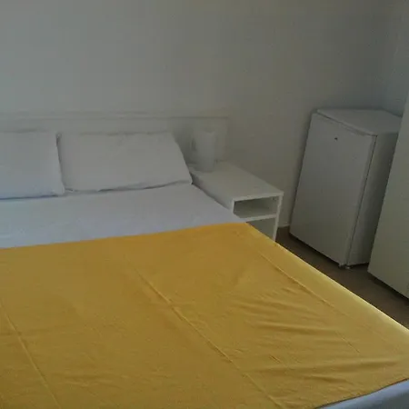 Hostal Cubelles Pensión *