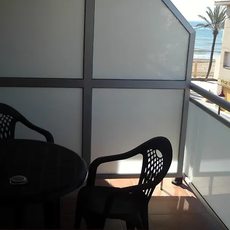 Casa de hóspedes Hostal Cubelles