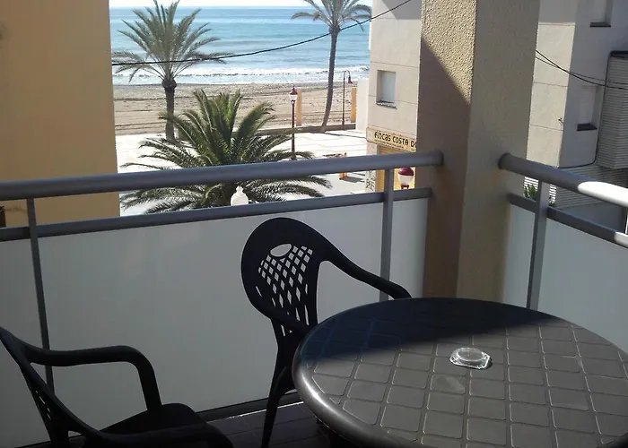 Hostal Cubelles 3*